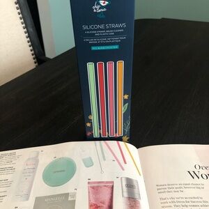 Chic and Tonic Silicone Straws